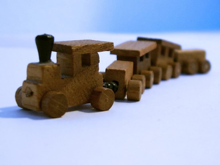 De geschiedenis van houten speelgoed